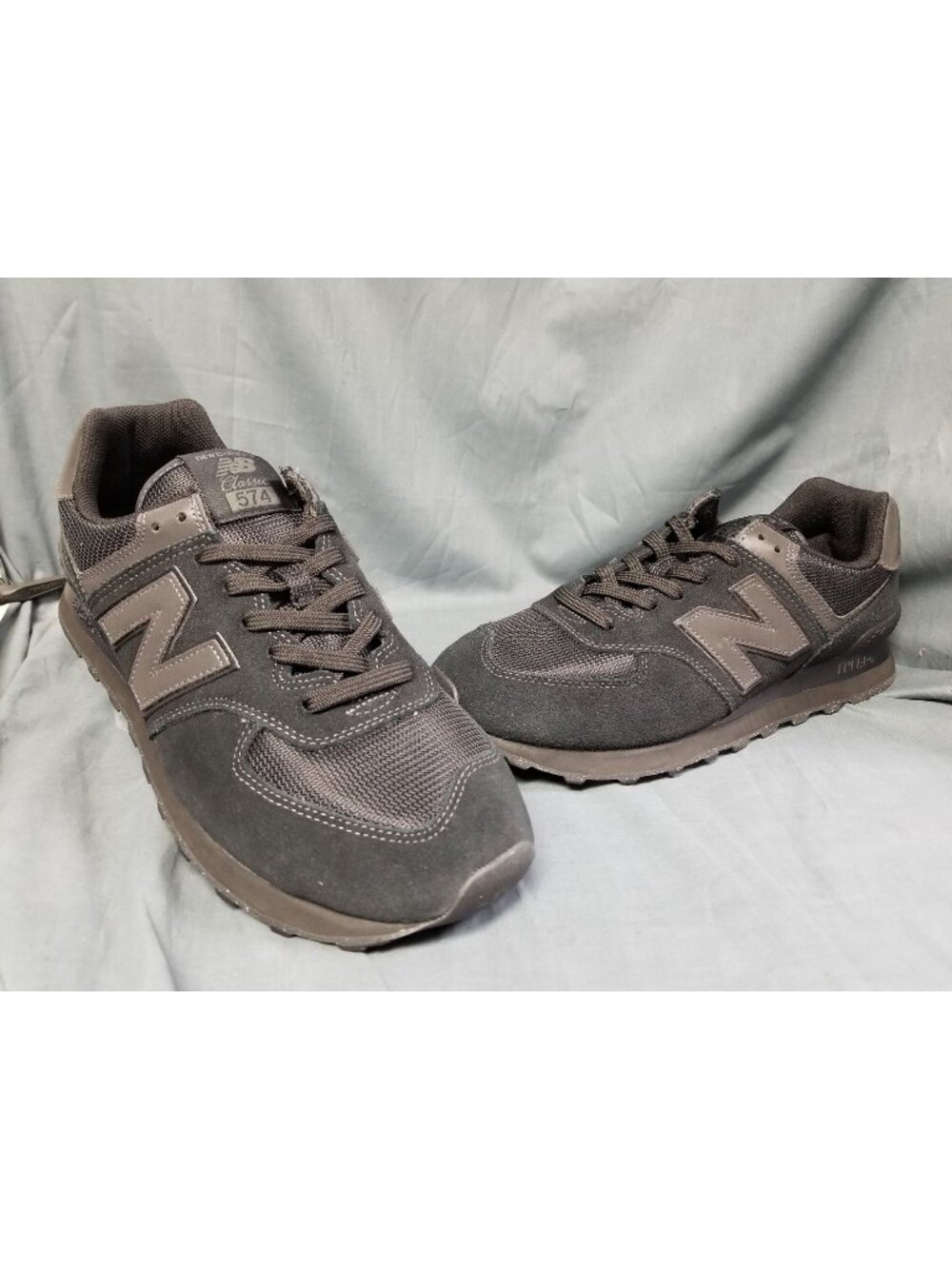 New Balance 574 Core Sneakers Suede ML574EVE Black Men's Size 10.5 NEW NO BOX!